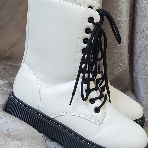 UNILADY WHITE COMBAT BOOTS SZ 7 - Picture 5 of 11